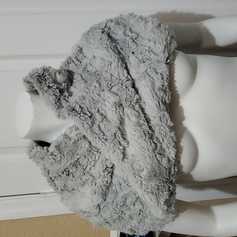 PEACE&PEARLS Faux Fur infinity scarf one size - Picture 3 of 3
